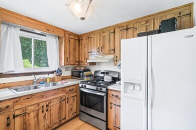 52 Frederick St unit 24, Dracut, MA 01826 - photo 4