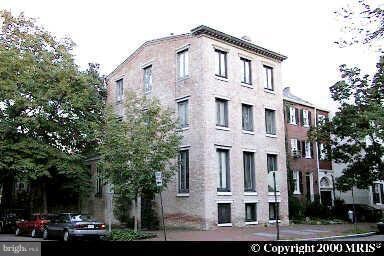 2920 Dumbarton St NW, Washington, DC 20007 - photo 7