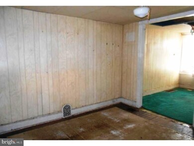 922 Kimber St, Camden, NJ 08102 - photo 3