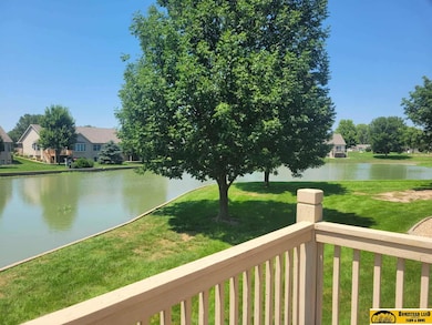 611 Spring View Cir, Beatrice, NE 68310 - photo 3