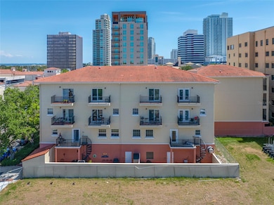 340 1st St N unit I, Saint Petersburg, FL 33701 - photo 3