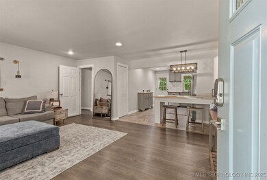 1011 N 4th St, Broken Arrow, OK 74012 - photo 6