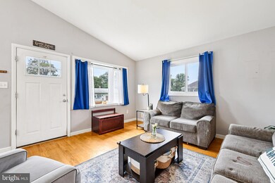 5602 Huntsmoor Rd, Halethorpe, MD 21227 - photo 4