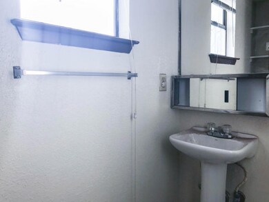 20190329165758891093000000-o