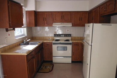 8b Birchwood Dr, Whiting, NJ 08759 - photo 5