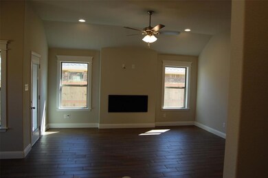 933 E 5th St, Springtown, TX 76082 - photo 4