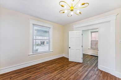11-web-or-mls-76-e-11th-ave
