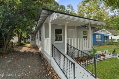 1476 W 23rd St Driveway