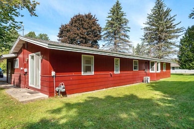 974 N Advance Rd, Boyne City, MI 49712 - photo 4