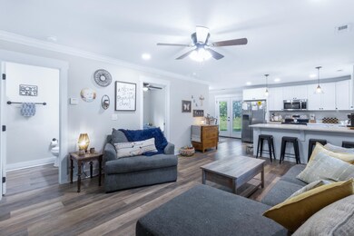900 Moore Ave-1