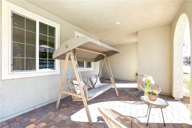 Very large porch area