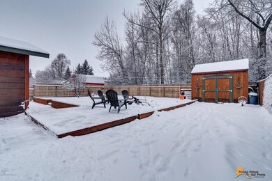 Fire Pit-Paved driveway to Shed