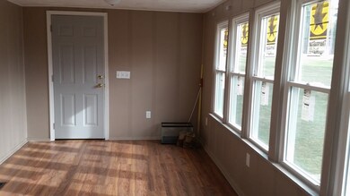 Updated 2015' Enclosed Sun Porch