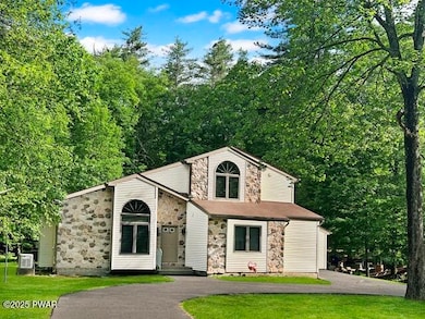 1119 Mink Ct, Lehman Township, PA 18324 - photo 2