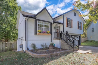 313 SE Onyx Ct, Lees Summit, MO 64063 - photo 3