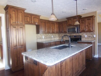 1452 S Appomattox Ave, Republic, MO 65738 - photo 5