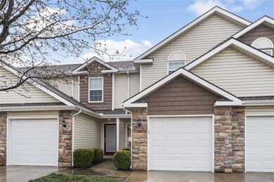 228 Pointe Ln, Raymore, MO 64083 - photo 2