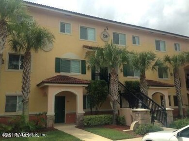 Il Villagio Building 2500 A