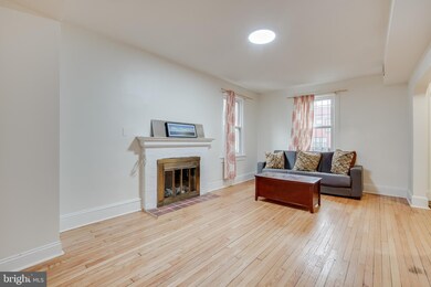 1446 Parkwood Place NW unit UPPER LEVEL, Washington, DC 20010 - photo 5