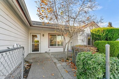 Gated entry way