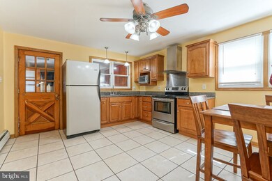 65 Roosevelt St, Paulsboro, NJ 08066 - photo 3