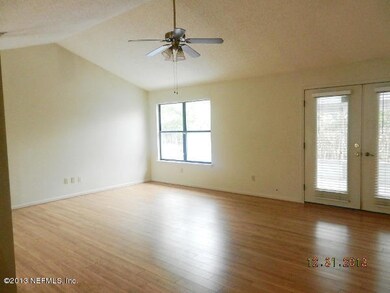 3935 Hunters Lake Cir E, Jacksonville, FL 32210 - photo 4