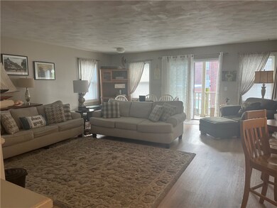 31 Franklin St unit 2, Newport, RI 02840 - photo 4