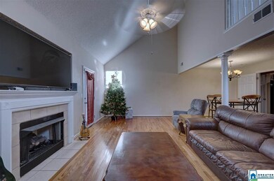 5212 Falling Creek Ln, Birmingham, AL 35235 - photo 4