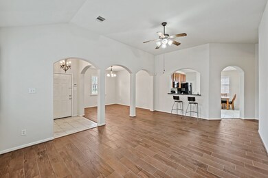 6918 Poncha Springs Ct, Houston, TX 77040 - photo 4