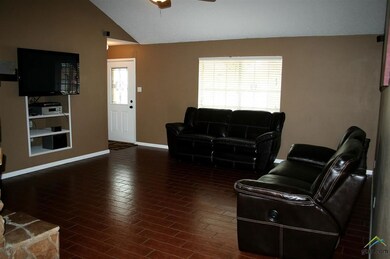 6222 Mesquite Dr, Tyler, TX 75707 - photo 6