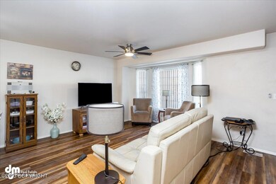 04-Living Room_IMG_5855-Edit