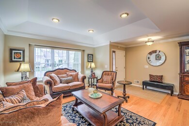 004_LIVING ROOM