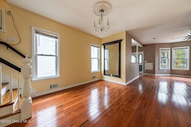 2 Winston Place, Schenectady, NY 12304 - photo 5