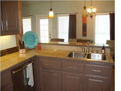 Granite counters, tons of storage!