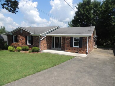 136 Goodloe Ave, Bloomfield, KY 40008 - photo 3