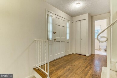 9627 Nonquitt Dr, Fairfax, VA 22031 - photo 3