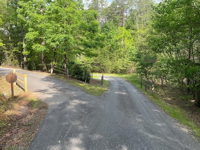 Paved road to property. Easy Approach!