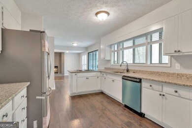 3721 Chiltern Ct, Lithonia, GA 30038 - photo 6