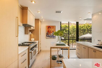 211 S Spalding Dr unit 110N, Beverly Hills, CA 90212 - photo 3