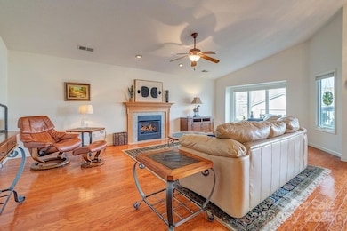 411 Kyfields unit 411, Weaverville, NC 28787 - photo 3