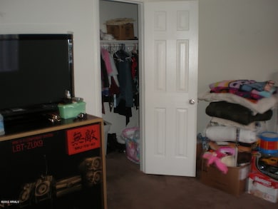Bed room