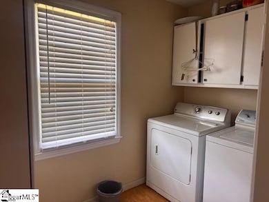 117 Hendrix Dr, Boiling Springs, SC 29316 - photo 5