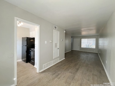 2802 Lasses Blvd unit 8, San Antonio, TX 78223 - photo 7