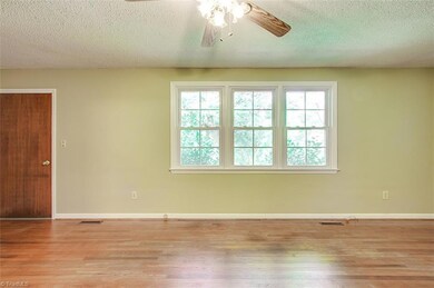 1705 Brookdale Dr, Asheboro, NC 27205 - photo 5