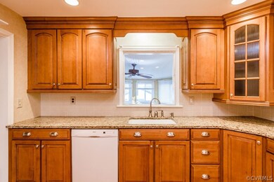 9341 Sherwood Dr, Quinton, VA 23141 - photo 7