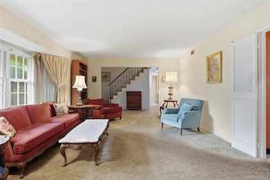 4 Mystic Ct, Stony Brook, NY 11790 - photo 3