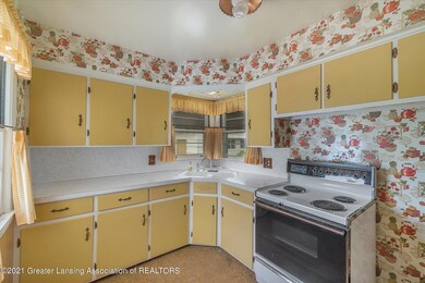 1813 W Ottawa St, Lansing, MI 48915 - photo 7