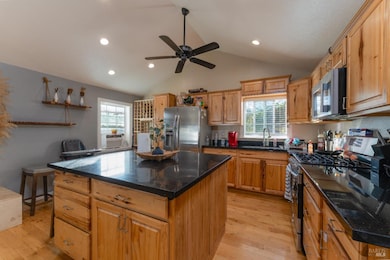 2580 Center Valley Rd, Willits, CA 95490 - photo 3