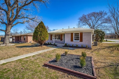 725 June Dr, Fort Worth, TX 76108 - photo 2