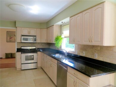 792 Hunter Rd, Easton, PA 18040 - photo 2